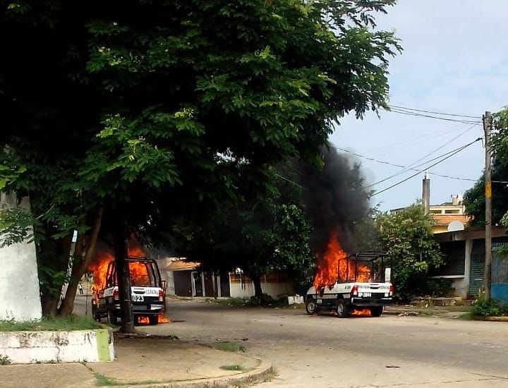 Incendian dos patrullas de Seguridad Pública en Coatzacoalcos Incendian dos patrullas de Seguridad Pública en Coatzacoalcos