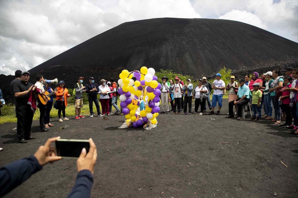 Recuerdan en Nicaragua la plegaria que "detuvo" una erupción en 1947 - recuerdan-en-nicaragua-la-plegaria-que-detuvo-una-erupcion-en-1947-2-1024x683