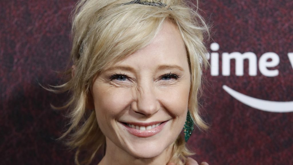 Anne Heche, en coma tras accidente de tráfico - reportan-en-estado-critico-a-la-actriz-anne-heche-tras-un-accidente-de-auto-1024x576