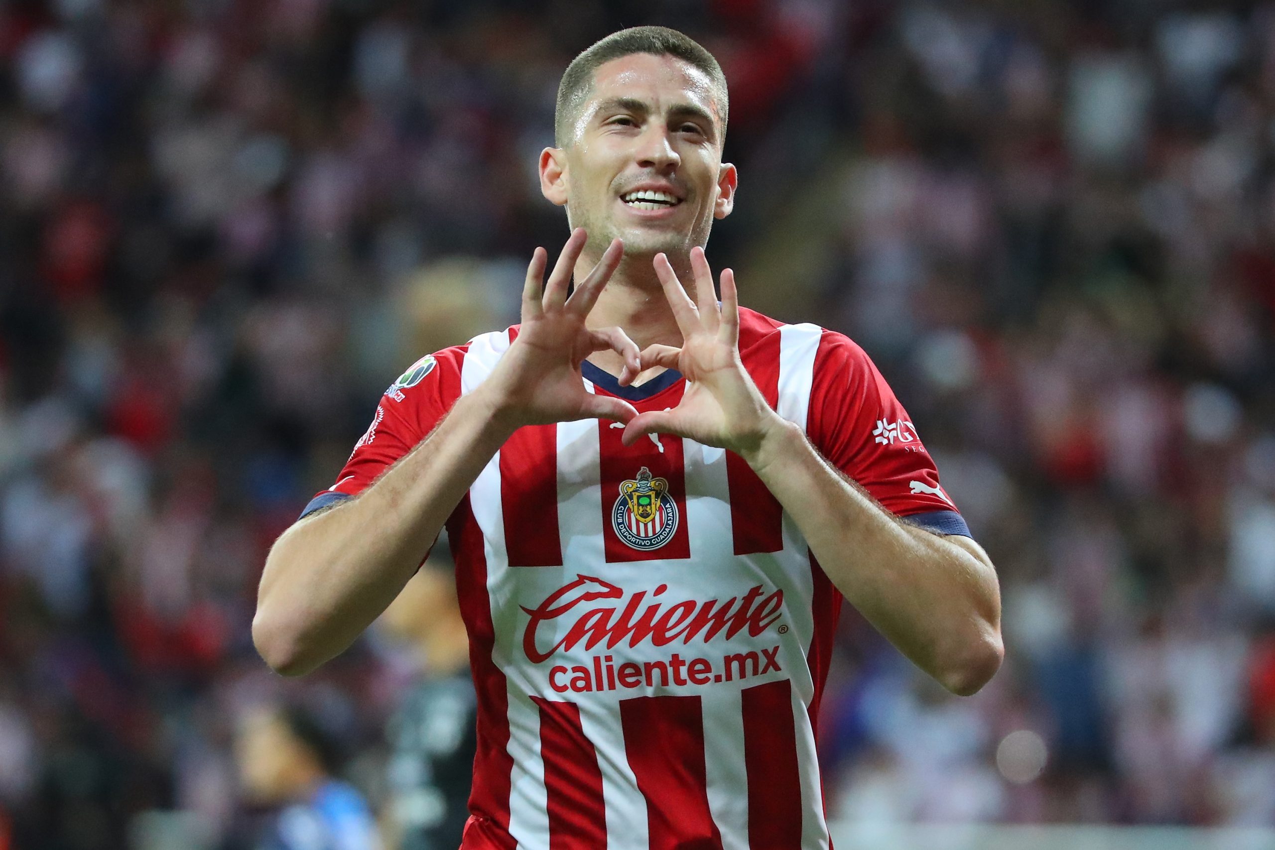 Ormeño sella triunfo de Guadalajara sobre el líder Monterrey