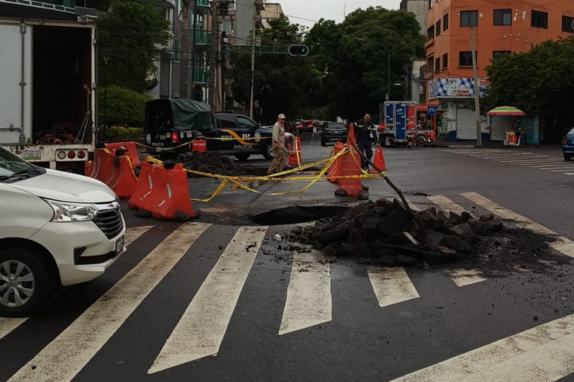 Se forman dos socavones en Colonia del Valle de CDMX Se forman dos socavones en Colonia del Valle de CDMX