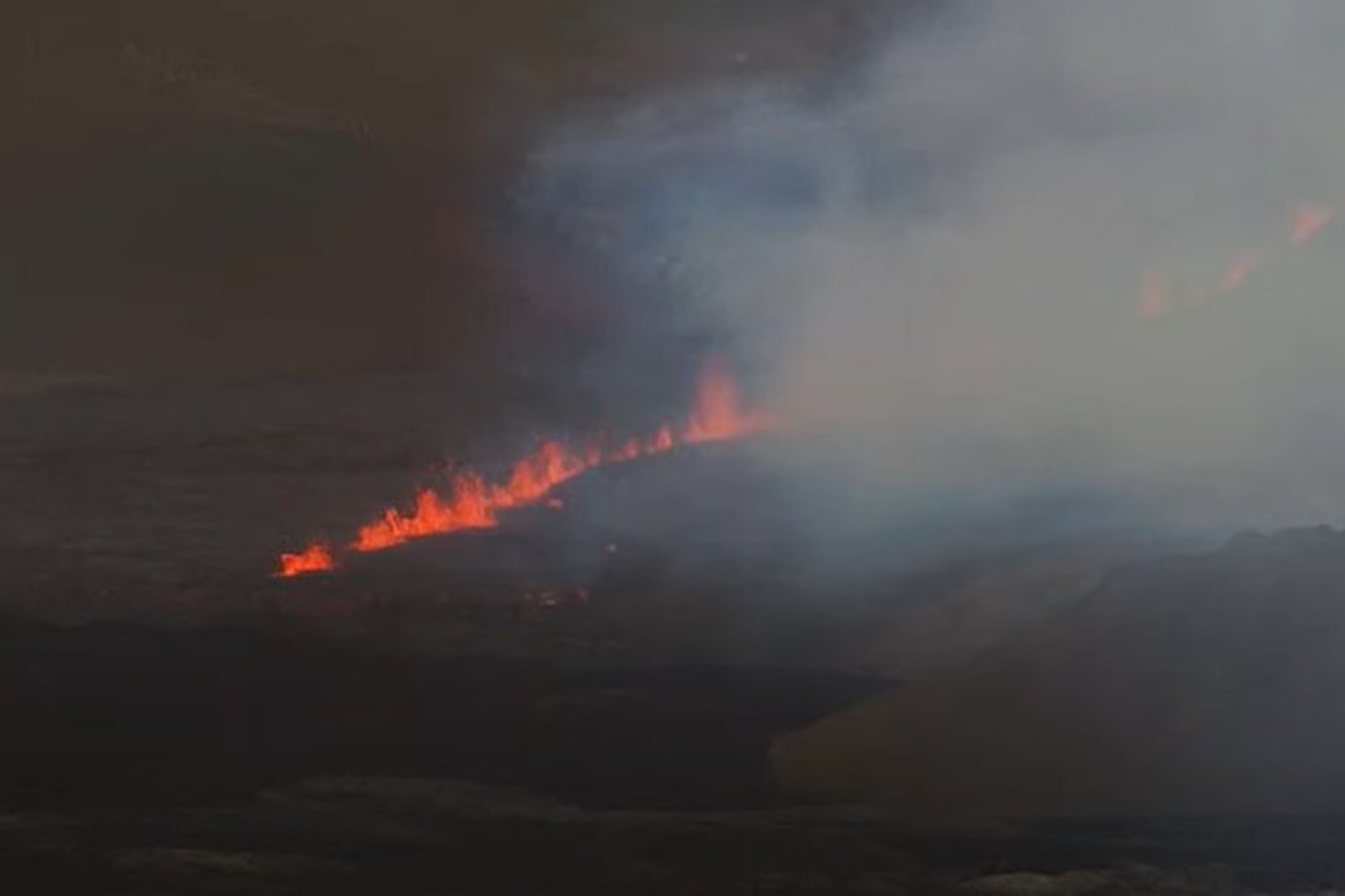 Un volcán entró en erupción en Islandia Un volcán entró en erupción en Islandia