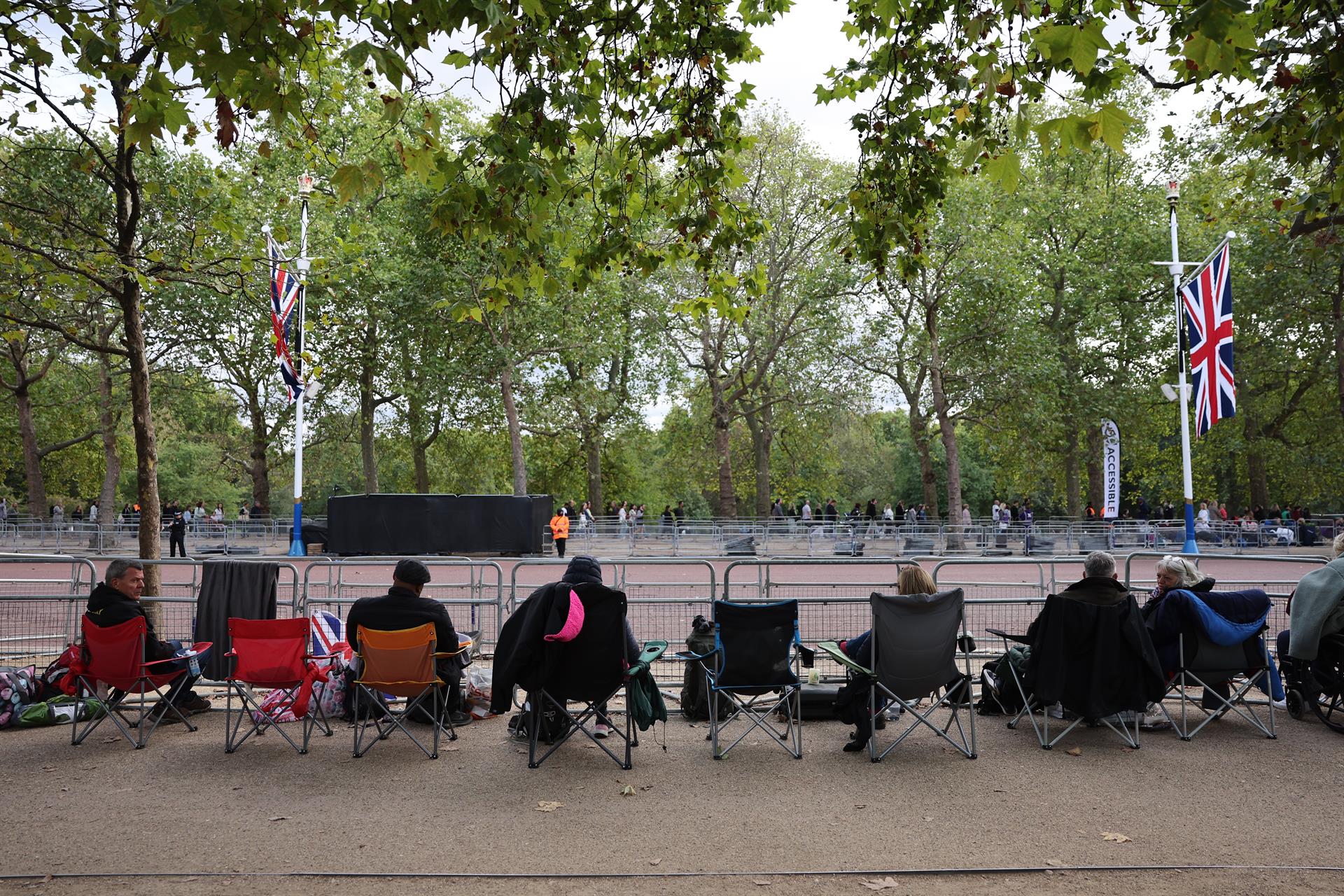 Siguen las filas para despedir a Isabel II en el Palacio de Westminster; reporte desde Londres