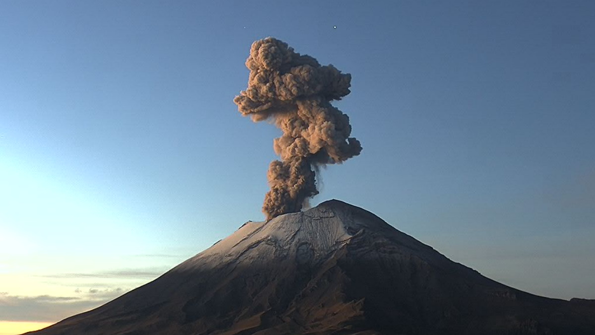 Alertan por caída de ceniza en Ciudad de México tras actividad del Popocatépetl Alertan por caída de ceniza en Ciudad de México tras actividad del Popocatépetl