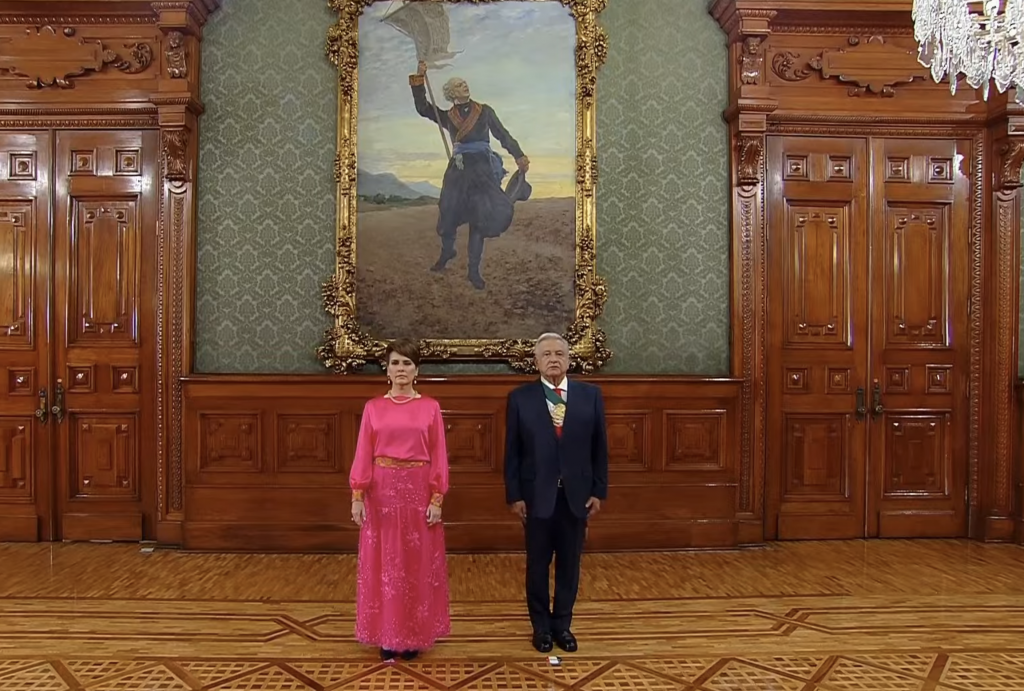 "¡Mexicanas y mexicanos, muera la corrupción!", López Obrador encabeza Grito de Independencia - amlo-1024x691