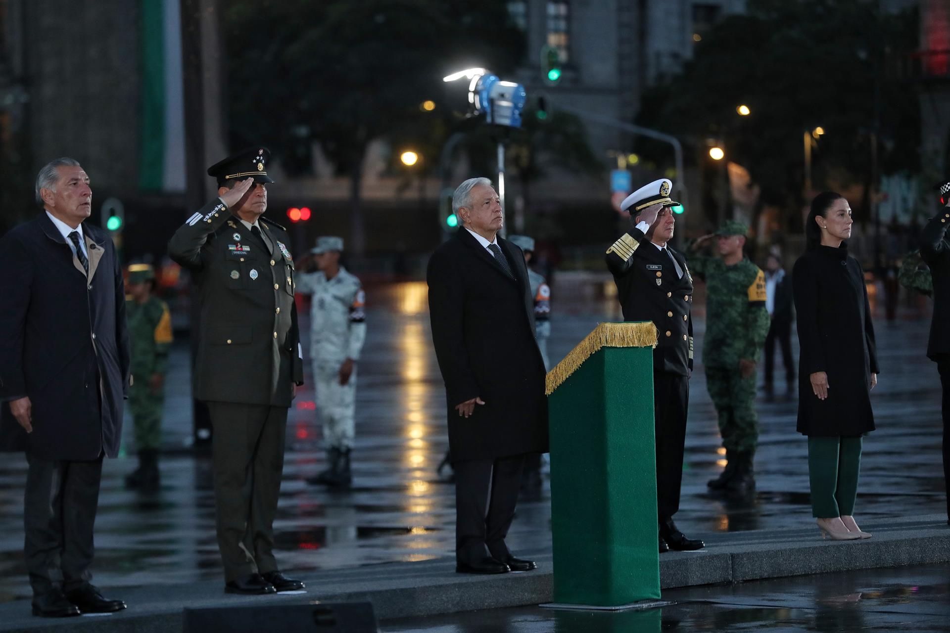 AMLO conmemora sismos de 1985 y 2017 en Ciudad de México AMLO conmemora sismos de 1985 y 2017 en Ciudad de México