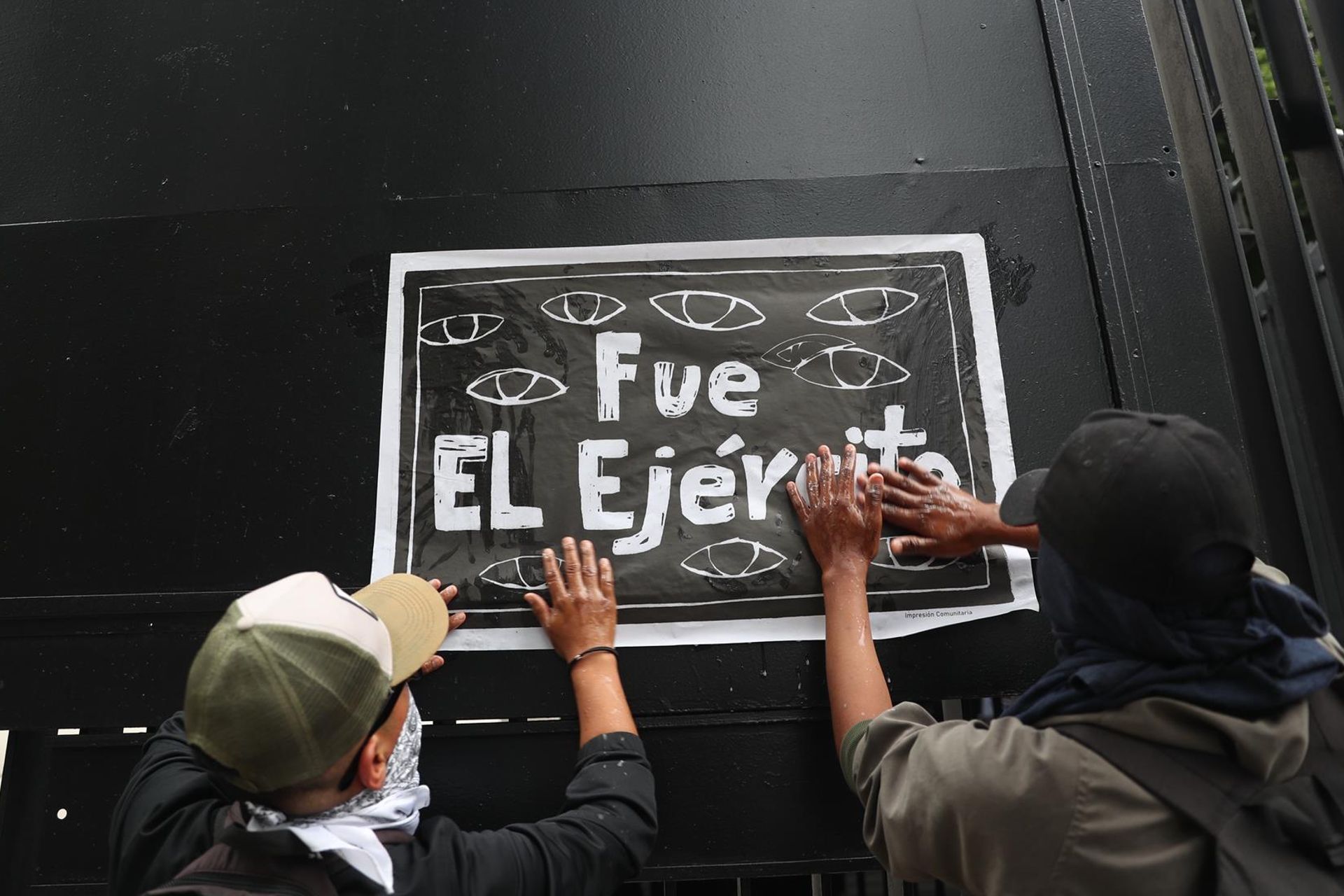 Imponen formal prisión a ocho militares relacionados con el caso Ayotzinapa