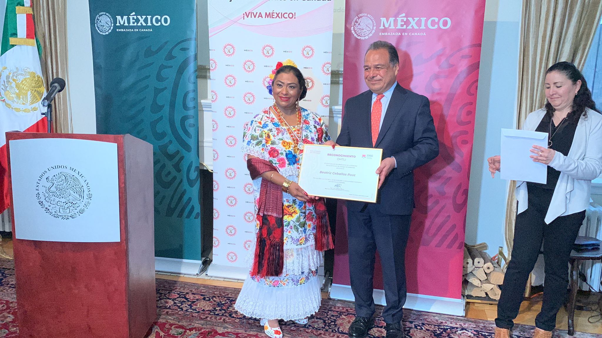 Mexicana gana el premio Ohtli 2022 por difundir la cultura maya en Canadá Mexicana gana el premio Ohtli 2022 por difundir la cultura maya en Canadá