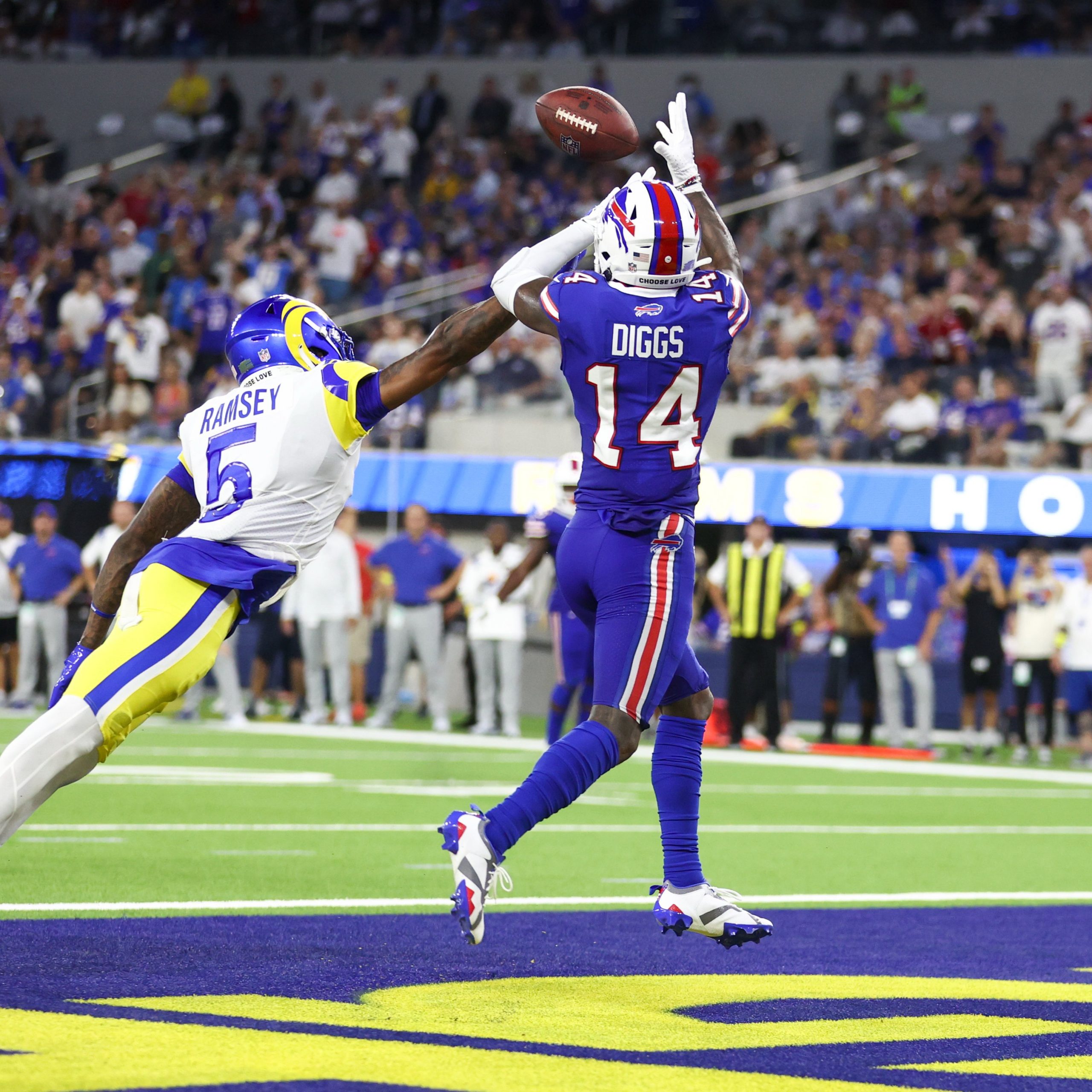 Bills trituran a los Rams en inicio de la NFL