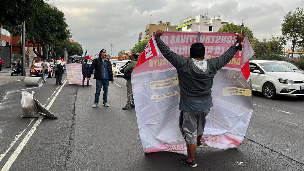 Damnificados del 19S bloquean Calzada de Tlalpan Damnificados del 19S bloquean Calzada de Tlalpan