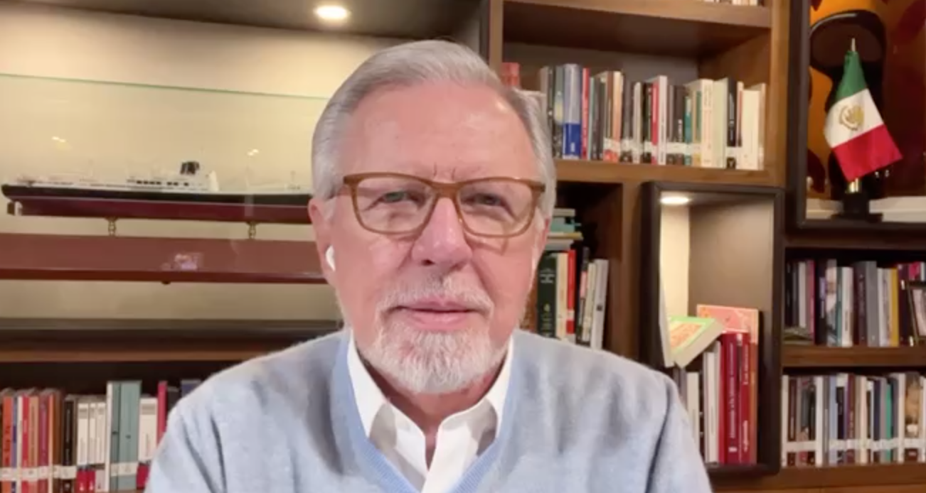 Ebrard levanta la mano (II)