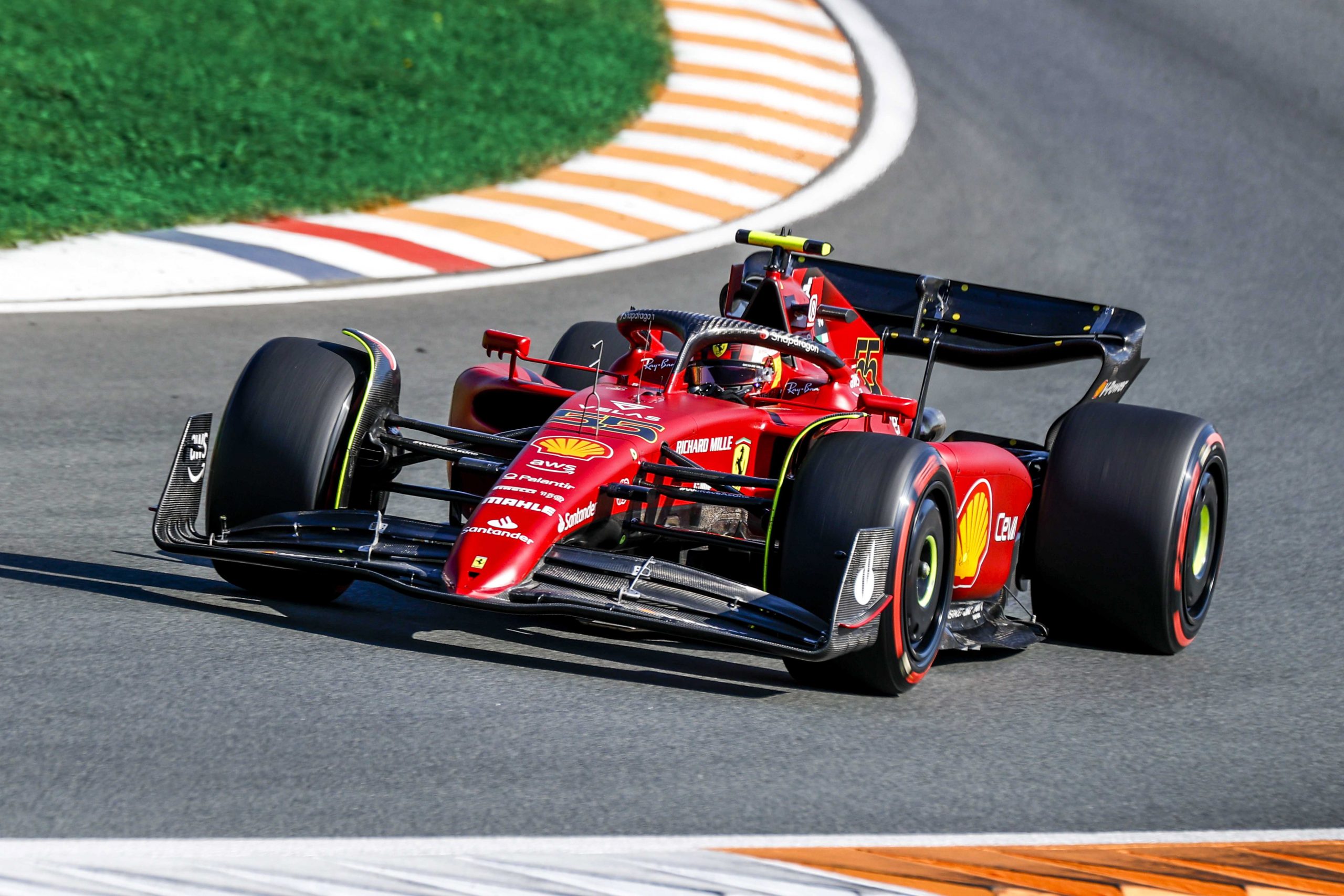 Ferrari y Mercedes dominan en los libres del Gran Premio de los Países Bajos