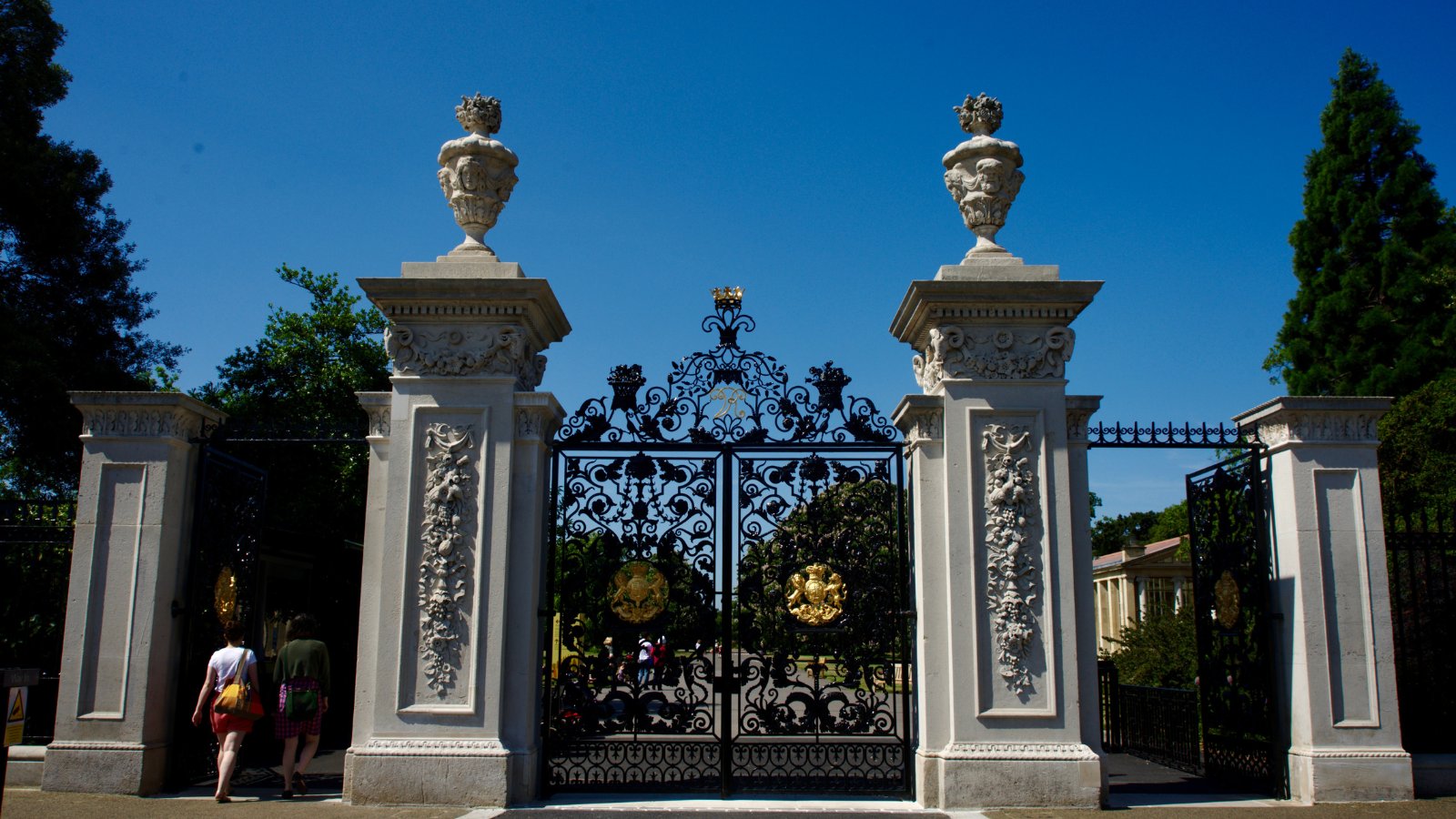 Dalias y perezosos llevan la biodiversidad de México a los jardines de Kew