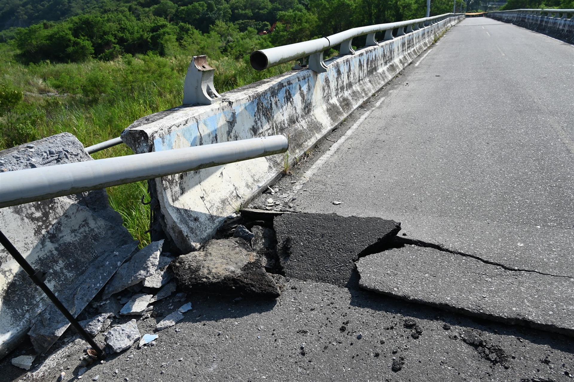 #Video Temblor de magnitud 6.9 en Taiwán destruye carreteras #Video Temblor de magnitud 6.9 en Taiwán destruye carreteras