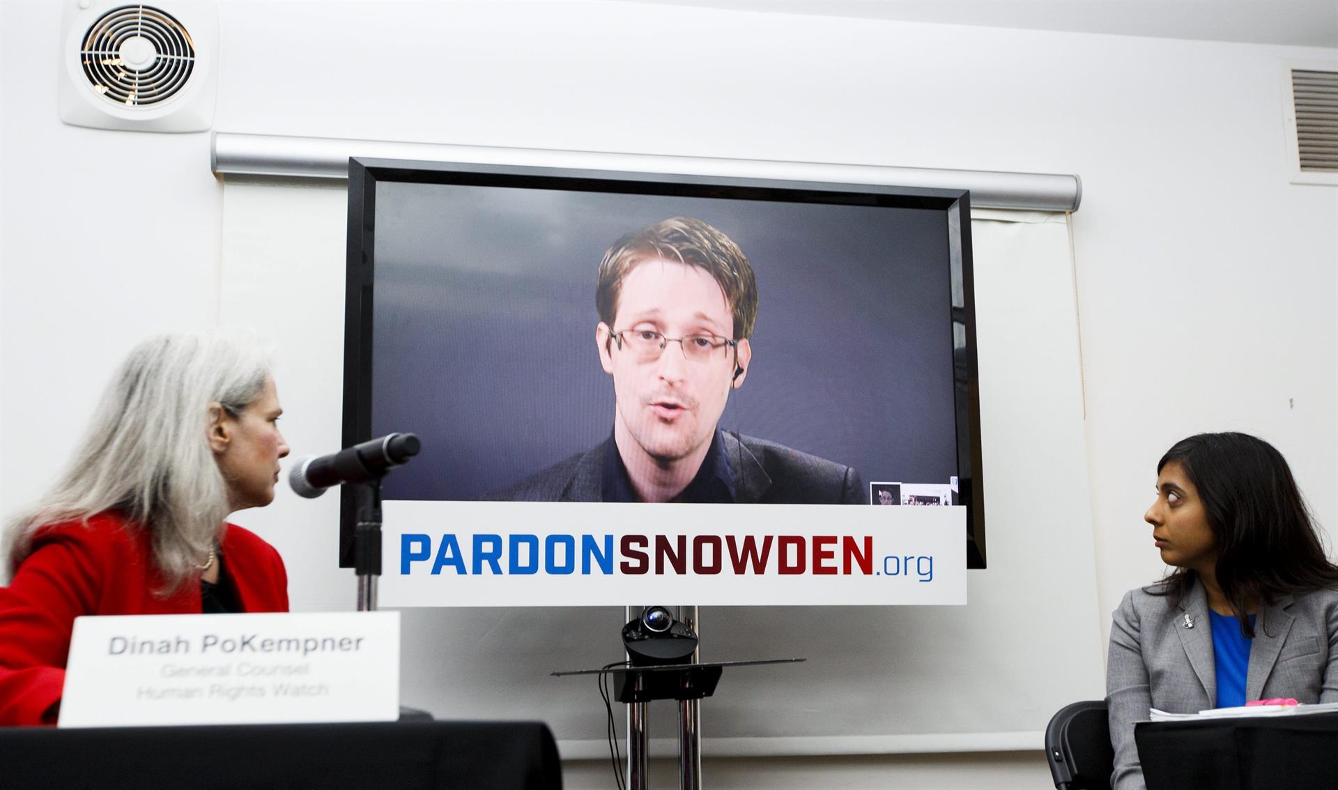 Putin concede la ciudadanía rusa a Edward Snowden Putin concede la ciudadanía rusa a Edward Snowden