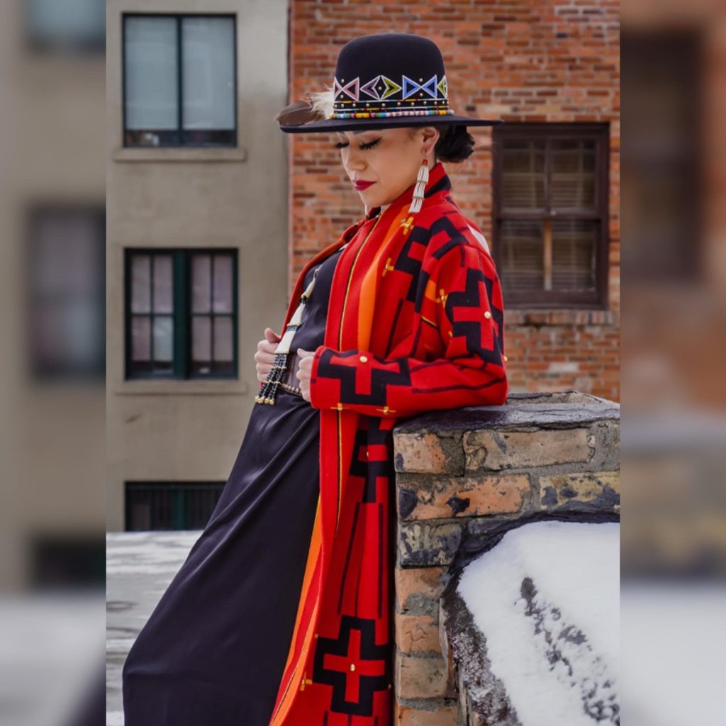 El talento indígena reclama su lugar en la pasarela de moda de Nueva York - el-talento-indigena-reclama-su-lugar-en-la-pasarela-de-moda-de-nueva-york-1-1024x1024