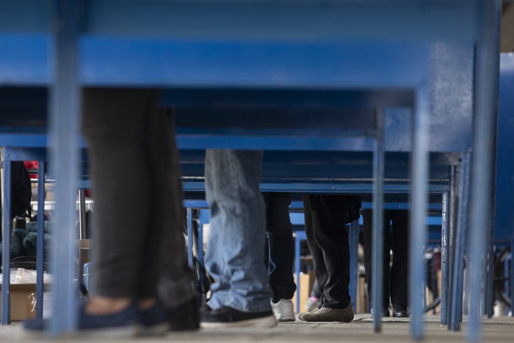 Expectación, incertidumbre y miles de "debutantes" en el histórico plebiscito de Chile - expectacion-incertidumbre-y-miles-de-debutantes-en-el-historico-plebiscito-de-chile-2-1024x683