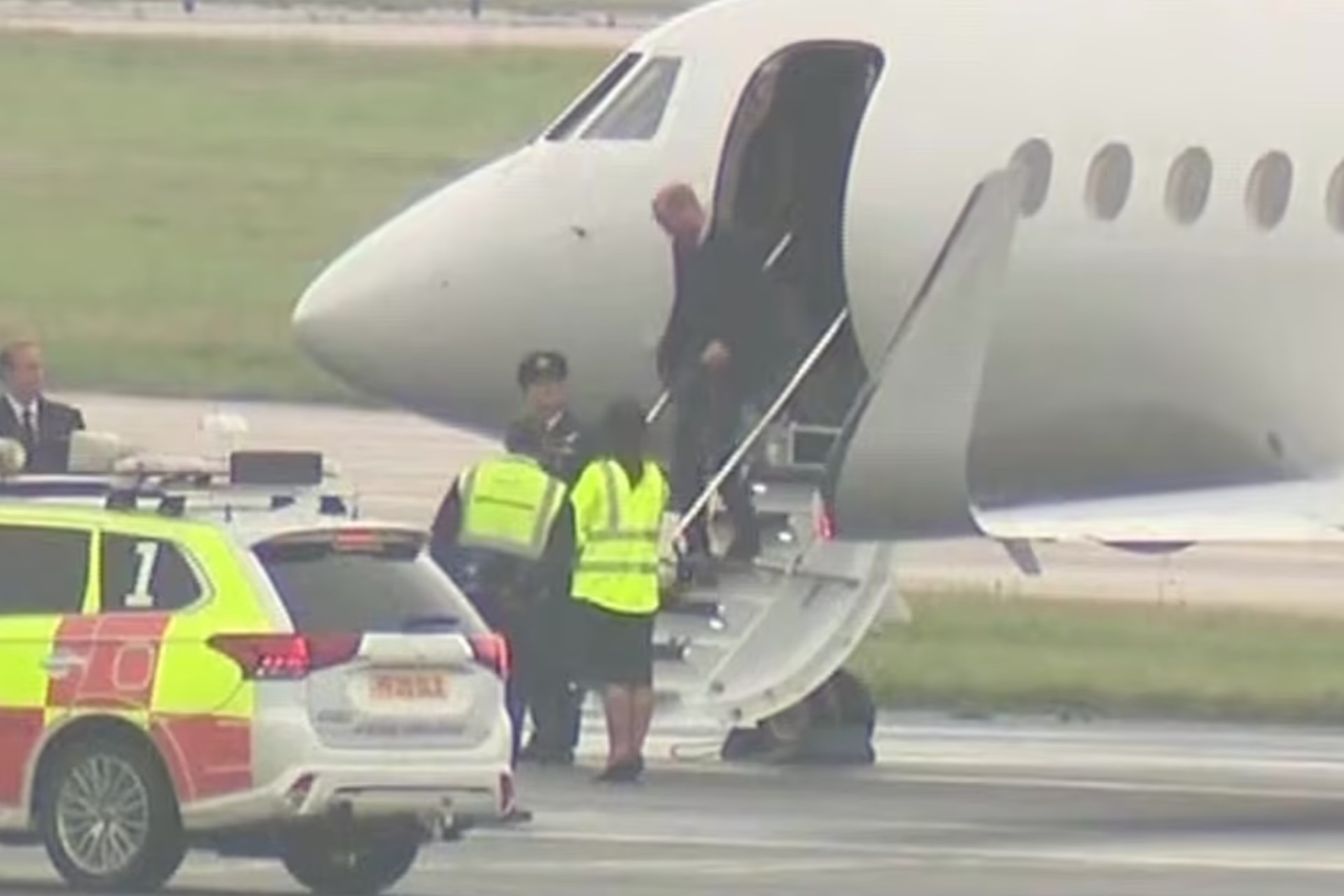 Aterrizan en Aberdeen varios miembros de la familia real para ver a Isabel II Aterrizan en Aberdeen varios miembros de la familia real para ver a Isabel II