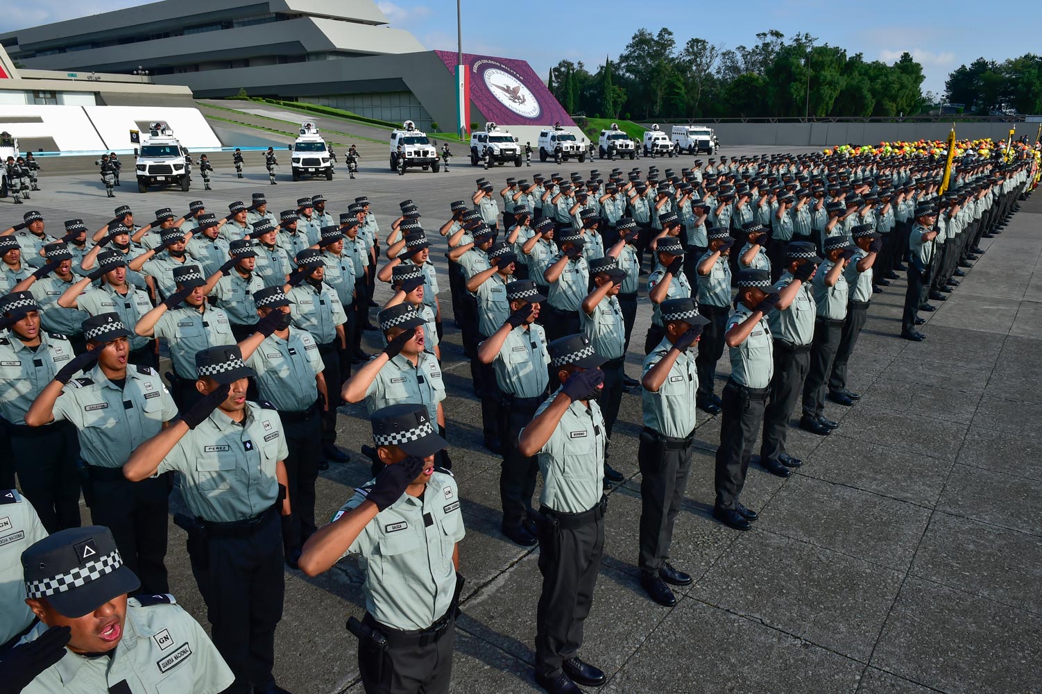López Obrador defiende militarización de la Guardia Nacional López Obrador defiende militarización de la Guardia Nacional
