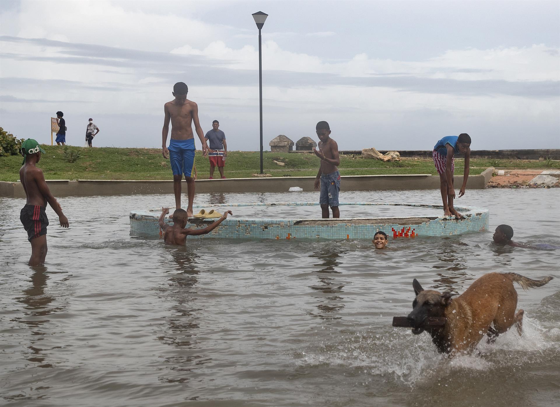 Cuba eleva a tres las muertes por Ian y sigue con las tareas de recuperación