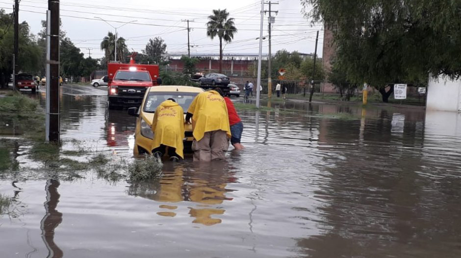 #Video Lluvia matutina inunda varias calles en Torreón, Coahuila #Video Lluvia matutina inunda varias calles en Torreón, Coahuila