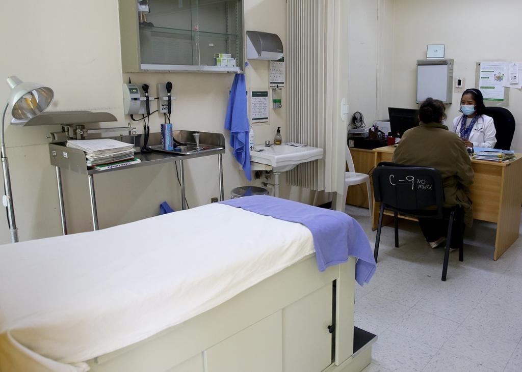 Vamos a tener tache si no mejoramos sistema de salud: AMLO