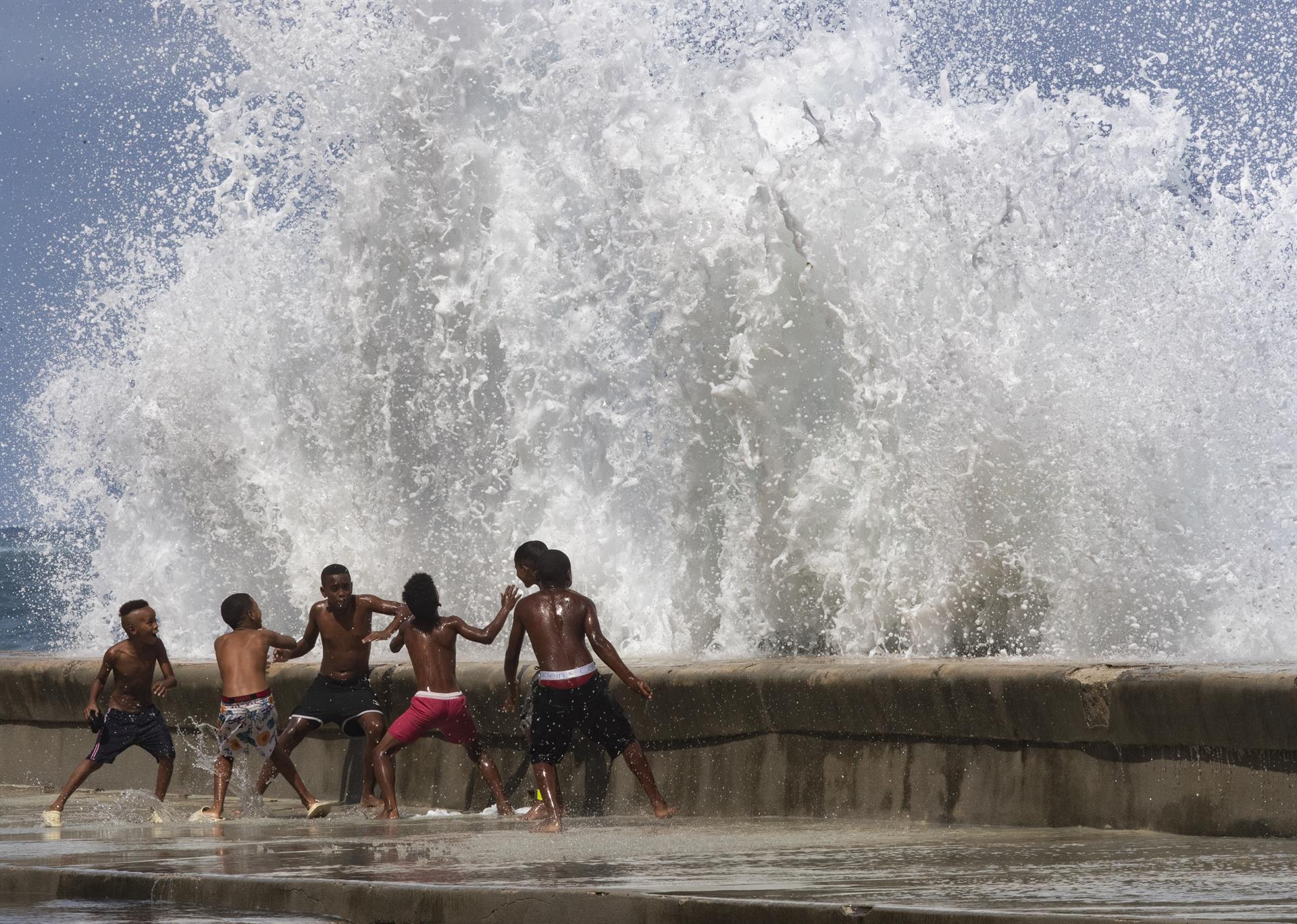 Denuncian caída casi completa del tráfico de internet tras protestas en Cuba Denuncian caída casi completa del tráfico de internet tras protestas en Cuba
