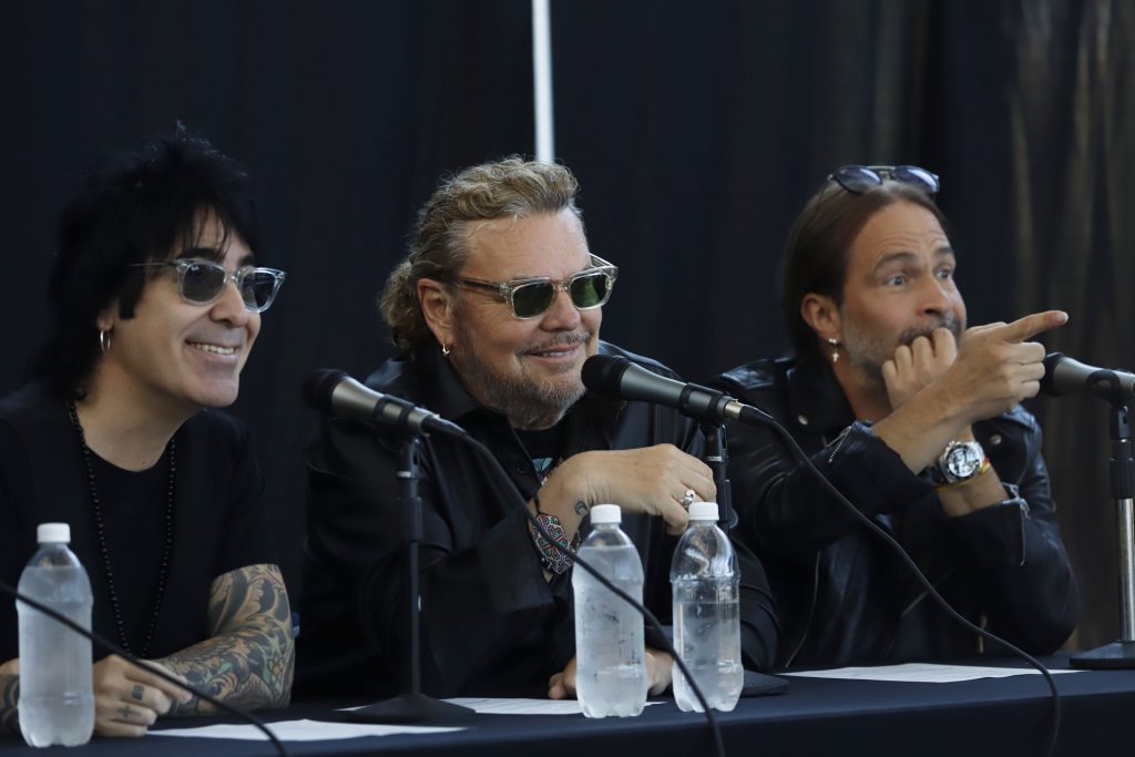 Maná lleva ayuda para los damnificados por Fiona en Puerto Rico - mana-lleva-ayuda-para-los-damnificados-por-fiona-en-puerto-rico-2-1024x683