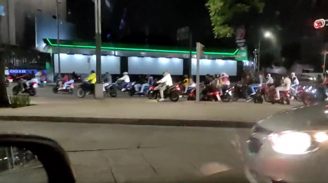 #Video Mega rodada de motociclistas en CDMX deja 26 detenidos #Video Mega rodada de motociclistas en CDMX deja 26 detenidos