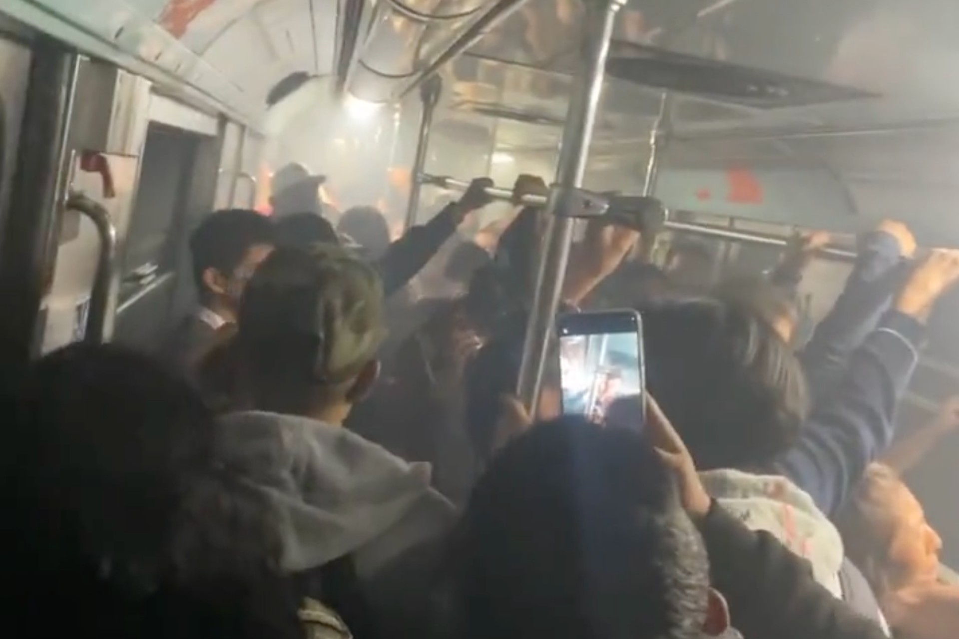 Detienen Servicio En Línea B Del Metro Por Falla En Tren