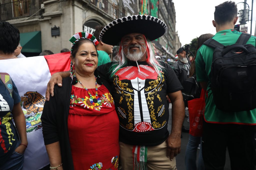 Todo listo en el Zócalo para celebrar el Grito de Independencia; inicia concierto de Los Tigres del Norte - mexicanos-regresan-al-zocalo-para-celebrar-el-grito-de-independencia-2-1024x683