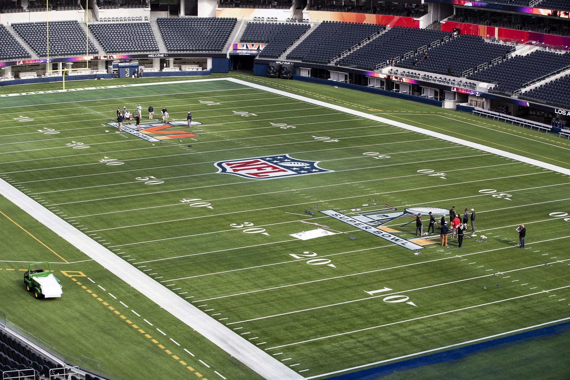 Dos mexicanos y dos españoles van por un lugar en la NFL