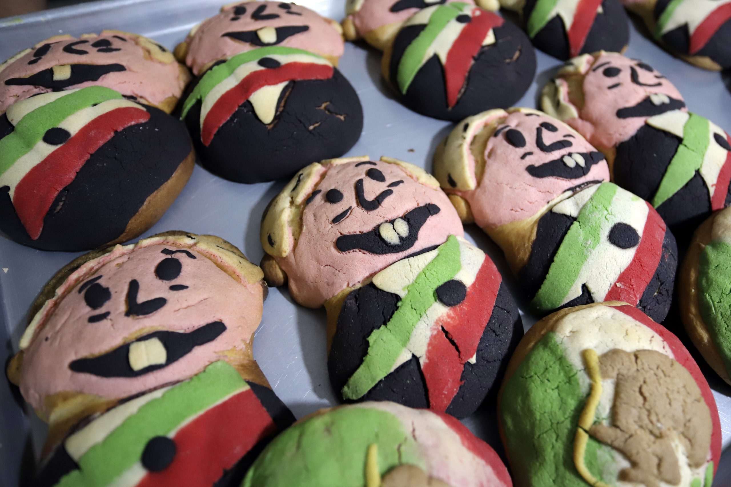 Elaboran pan de López Obrador para festejar la Independencia Elaboran pan de López Obrador para festejar la Independencia