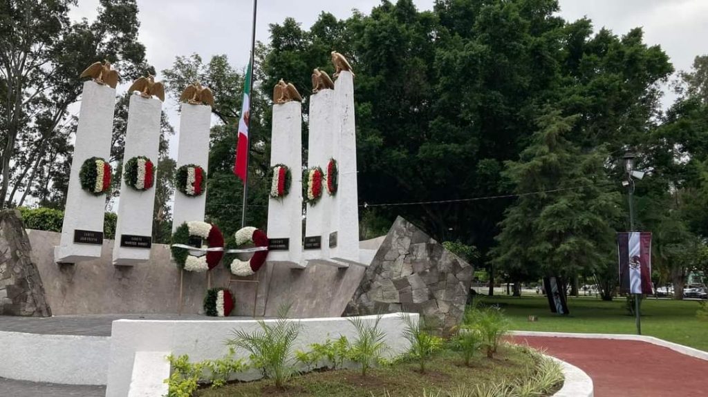 Nayarit conmemora gesta heroica de Niños Héroes con banderas color guinda; gobernador ofreció disculpas - parque-juan-escutia-de-tepic-1024x575