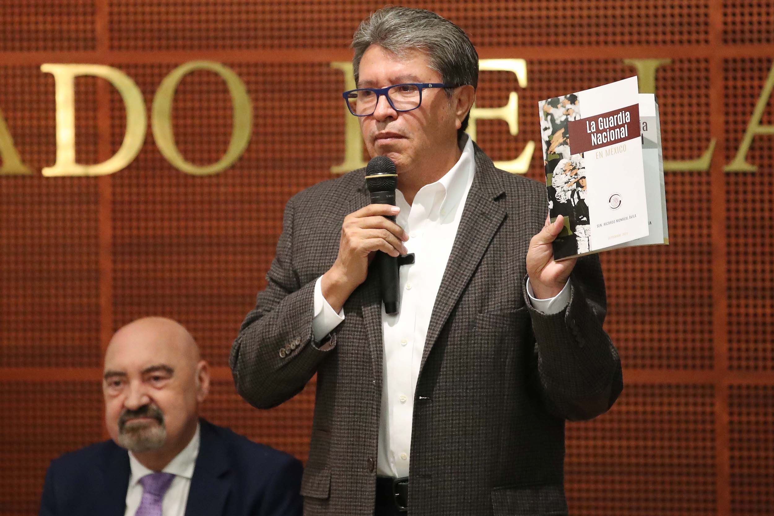 Acusa Monreal ataque de bots en redes sociales tras abstenerse de votar iniciativa de Guardia Nacional Acusa Monreal ataque de bots en redes sociales tras abstenerse de votar iniciativa de Guardia Nacional