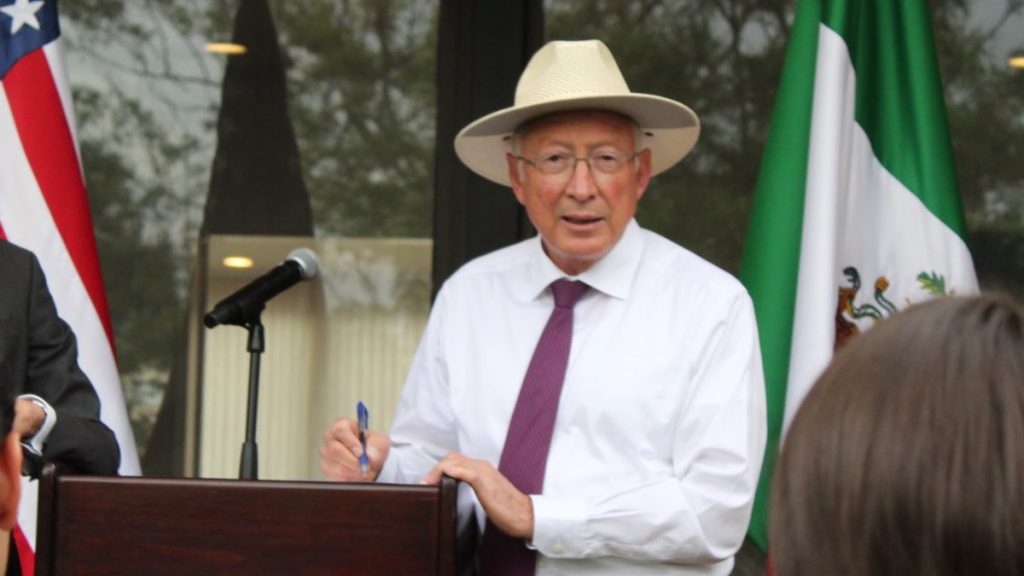 Estados Unidos y México resolverán sus problemas con el diálogo o por vía legal, asegura Ken Salazar - seguridad-es-un-tema-compartido-entre-mexico-y-eeuu-asegura-ken-salazar-1024x576