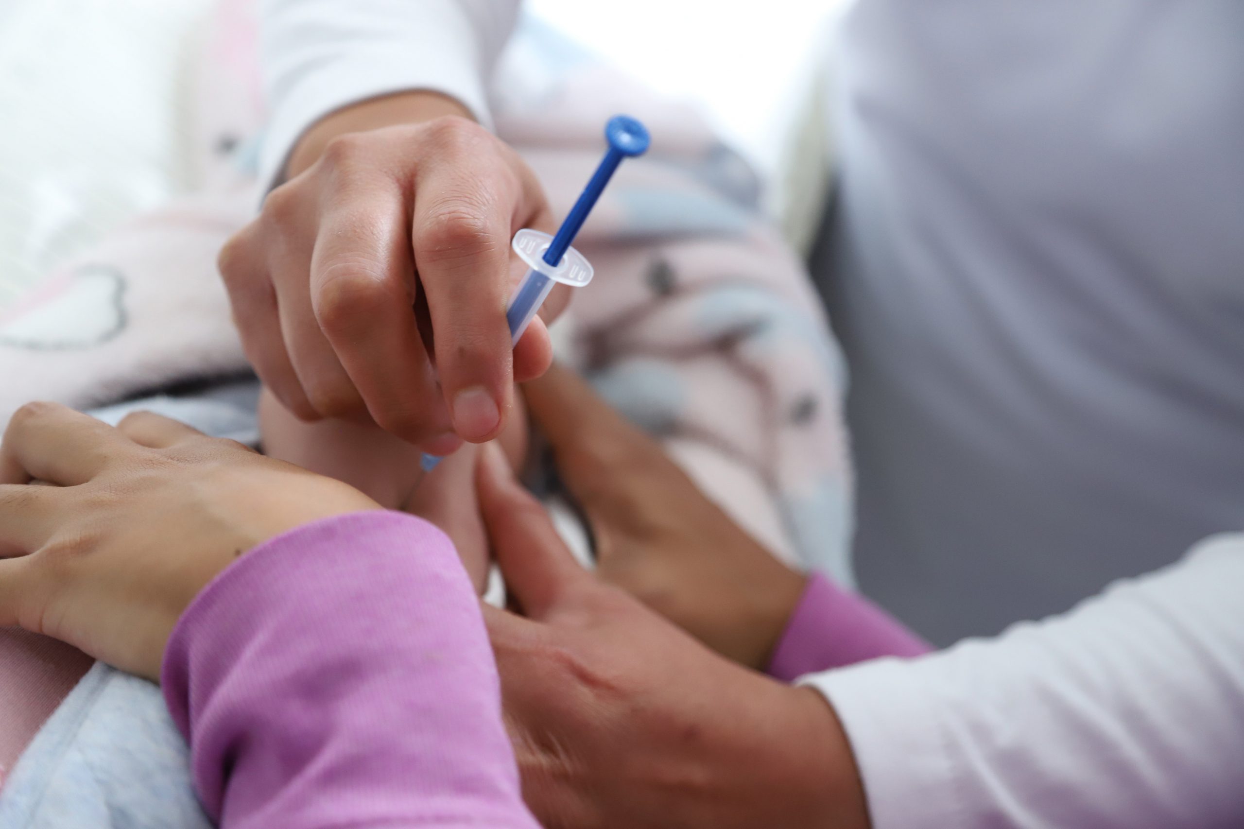 IMSS aplicará más de 80 mil dosis de vacuna hexavalente a menores de un año