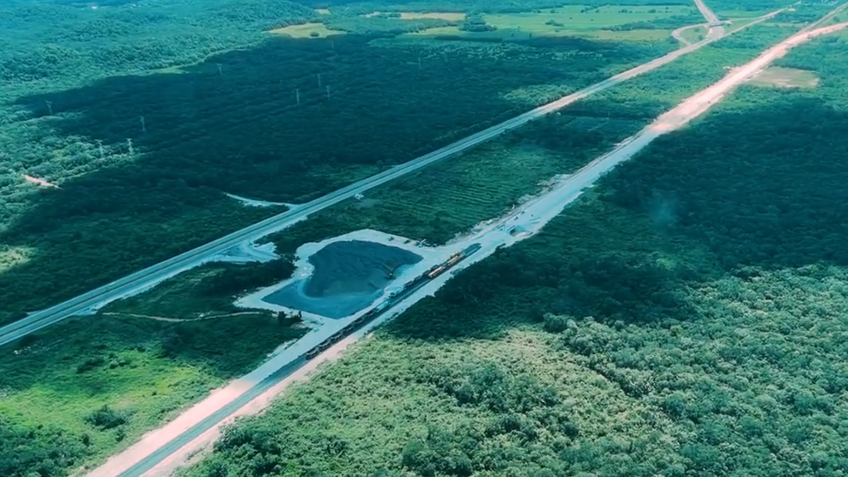 “Ya estamos colocando rieles en algunos tramos del Tren Maya”, presume López Obrador “Ya estamos colocando rieles en algunos tramos del Tren Maya”, presume López Obrador