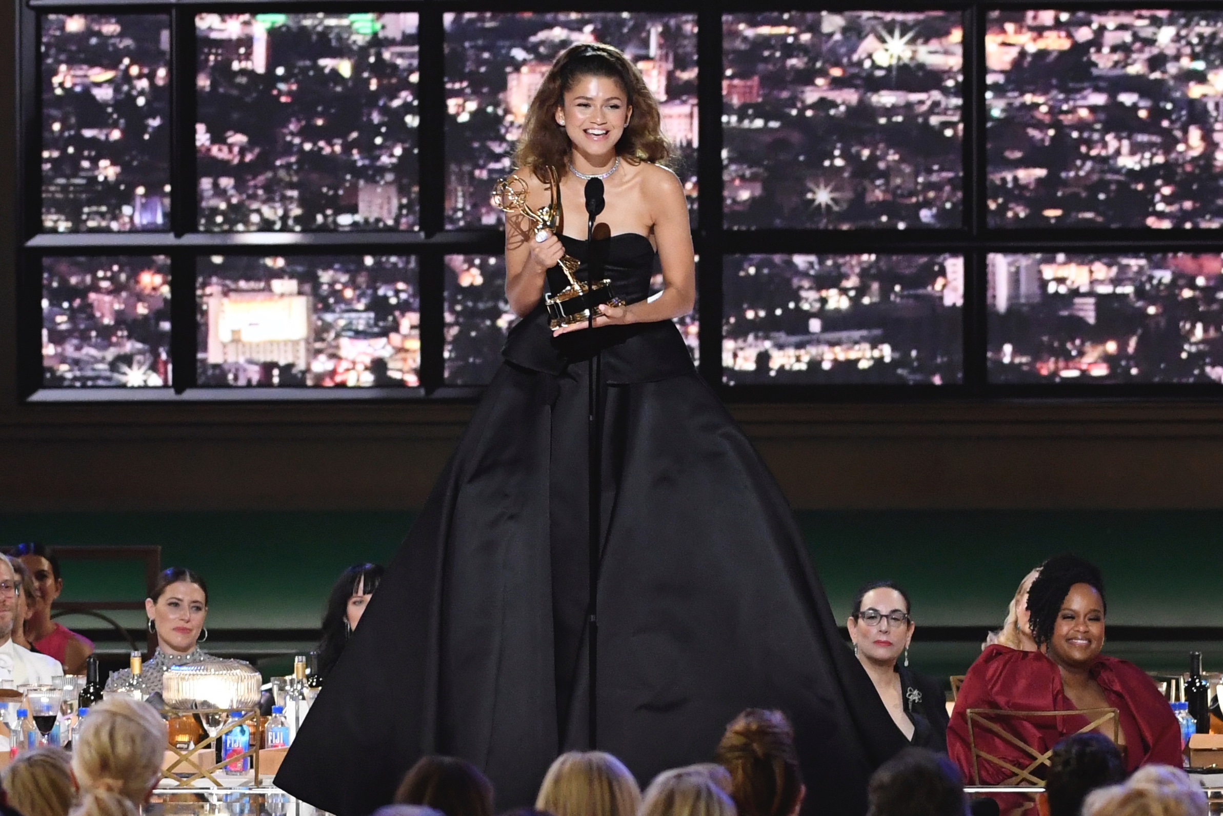 Zendaya y Lee Jung-Jae hacen historia con sus victorias en los Emmy
