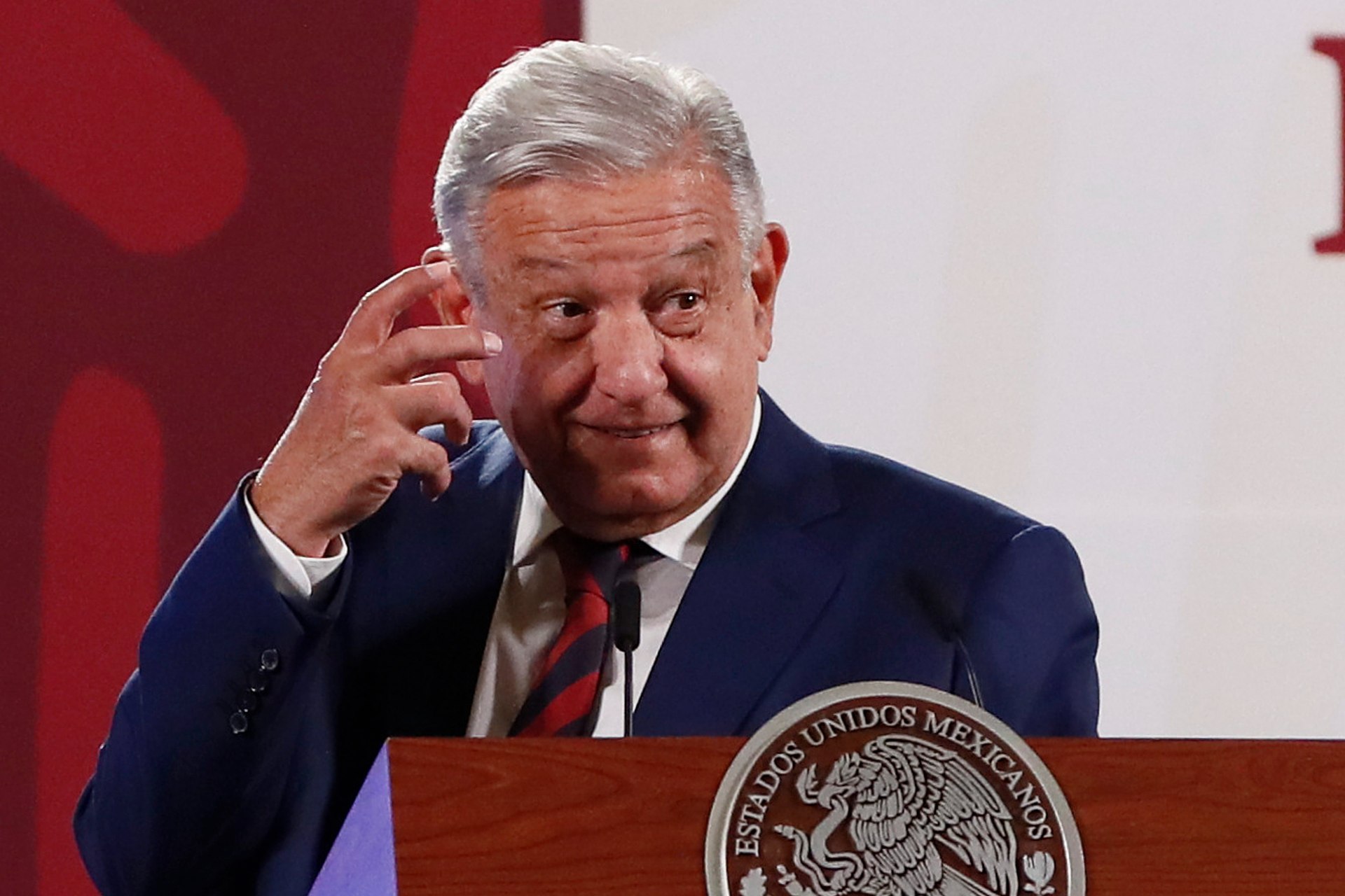 AMLO admite que EE.UU. no desistió de las consultas energéticas, tras desmentido de Salazar AMLO admite que EE.UU. no desistió de las consultas energéticas, tras desmentido de Salazar