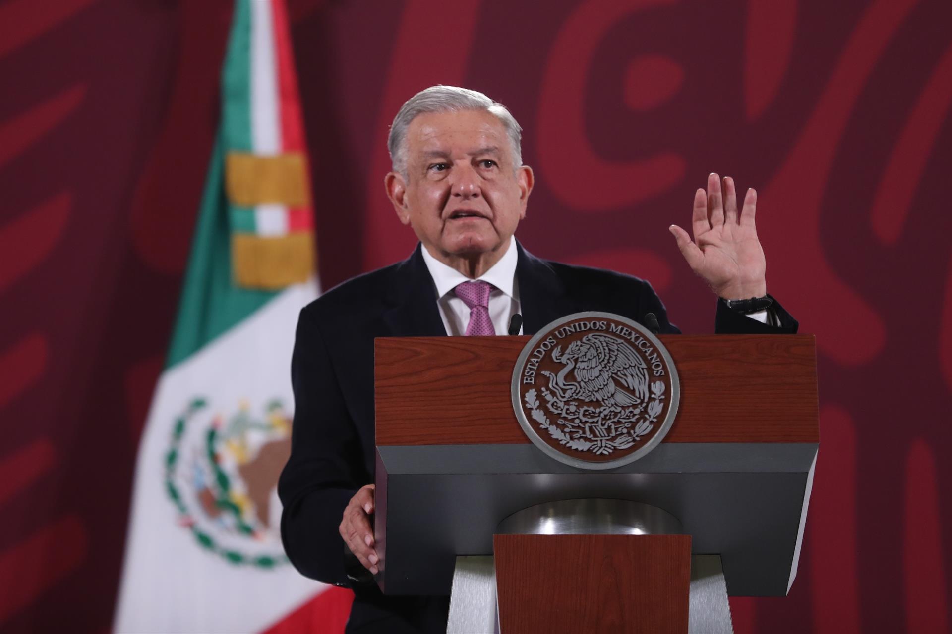 Por elecciones en EE.UU., críticas a acuerdo espacial México-Rusia: AMLO