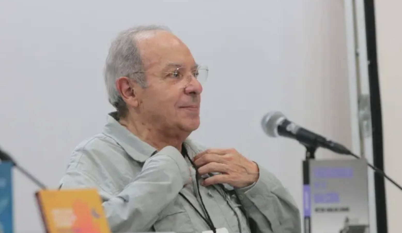 Homenaje a Héctor Aguilar Camín en la FIL de Monterrey