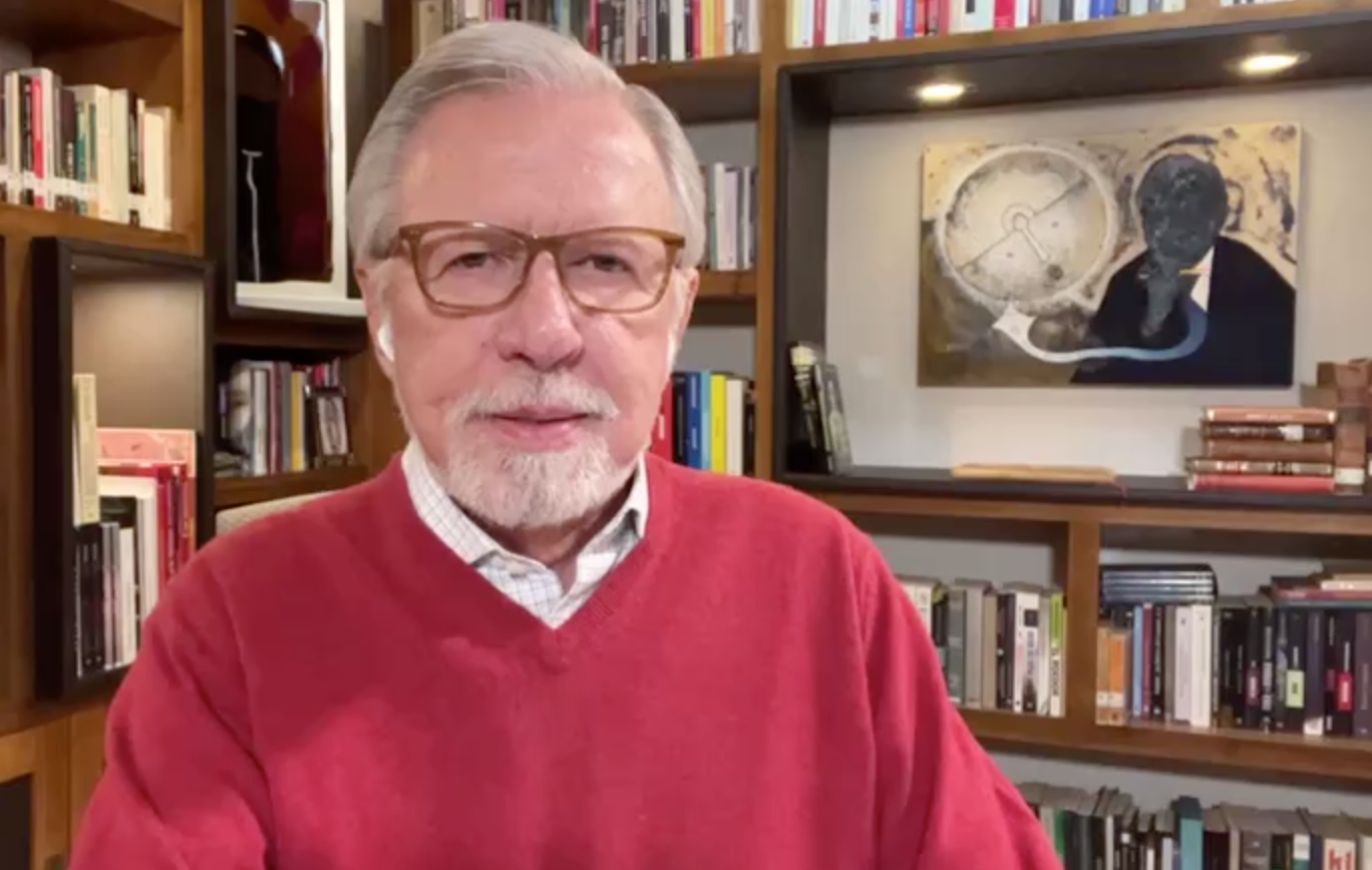 ¡Las noticias! Estudiantes e indígenas marchan en CDMX contra la militarización