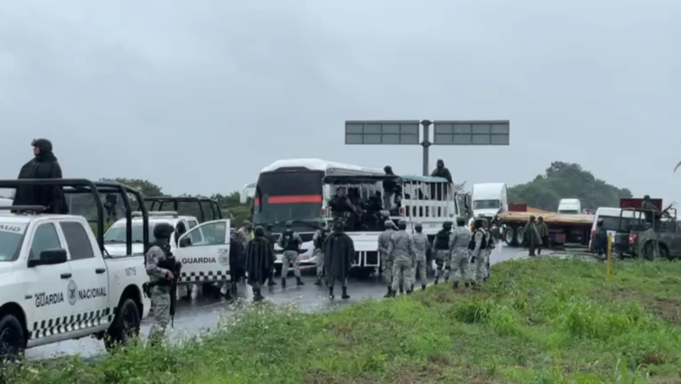 Migrantes cubanos se atrincheran en Veracruz para evitar detención Migrantes cubanos se atrincheran en Veracruz para evitar detención