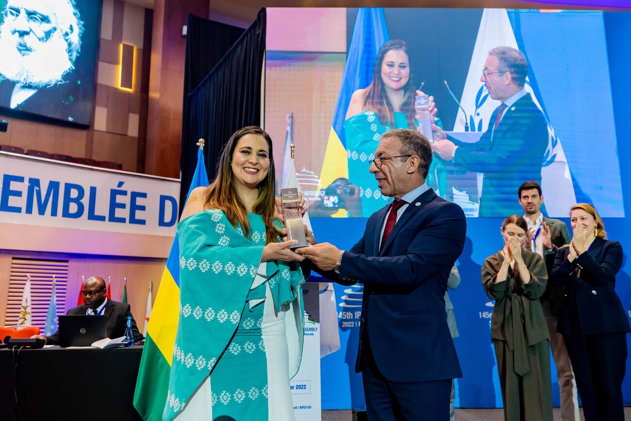 Cynthia López Castro recibe el primer Premio Cremer-Passy de la Unión Interparlamentaria