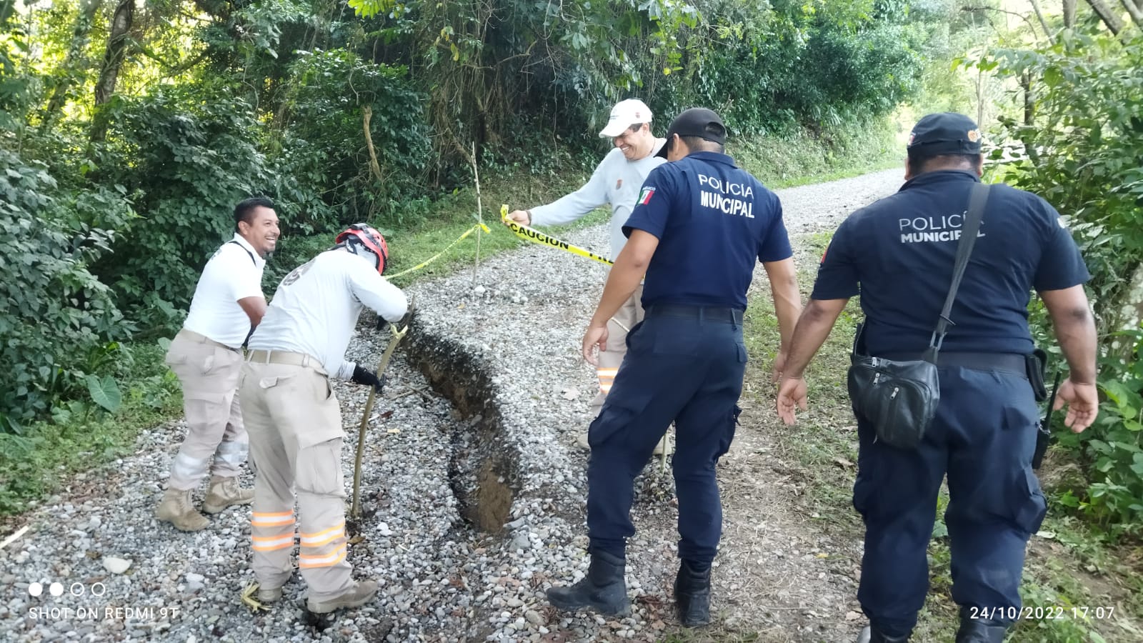 Desalojan a comunidad en Pichucalco, Chiapas, por deslizamiento de cerro