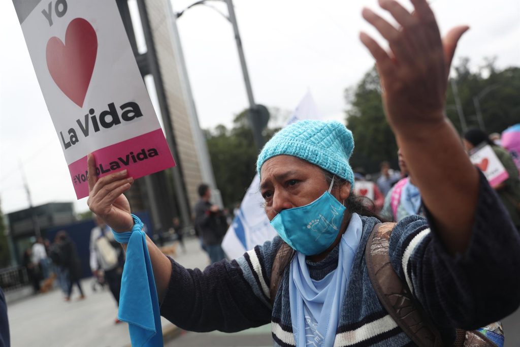 Marchan en Ciudad de México en favor de la mujer, la vida y la paz - df47370515d567c5ca91e8c5627bb0f7577bf509w-1024x683
