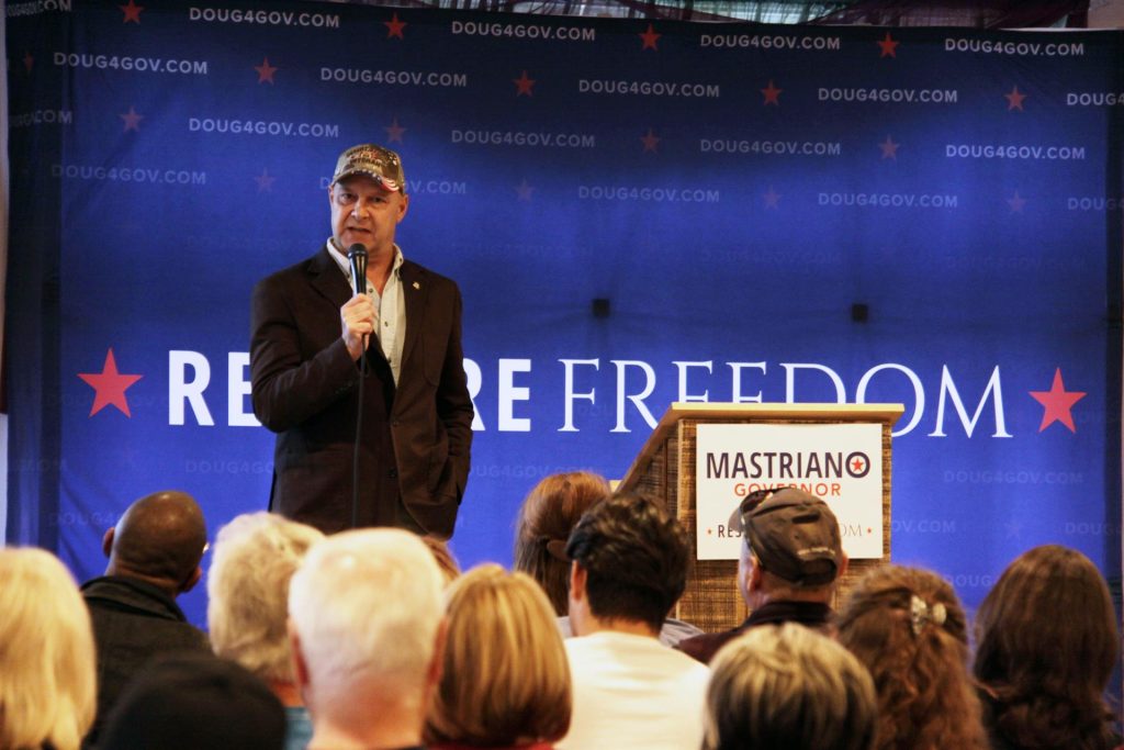 Armas, educación, género y seguridad, la furia trumpista se lanza a las urnas - el-candidato-republicano-a-gobernador-de-pensilivania-doug-mastriano-1024x683