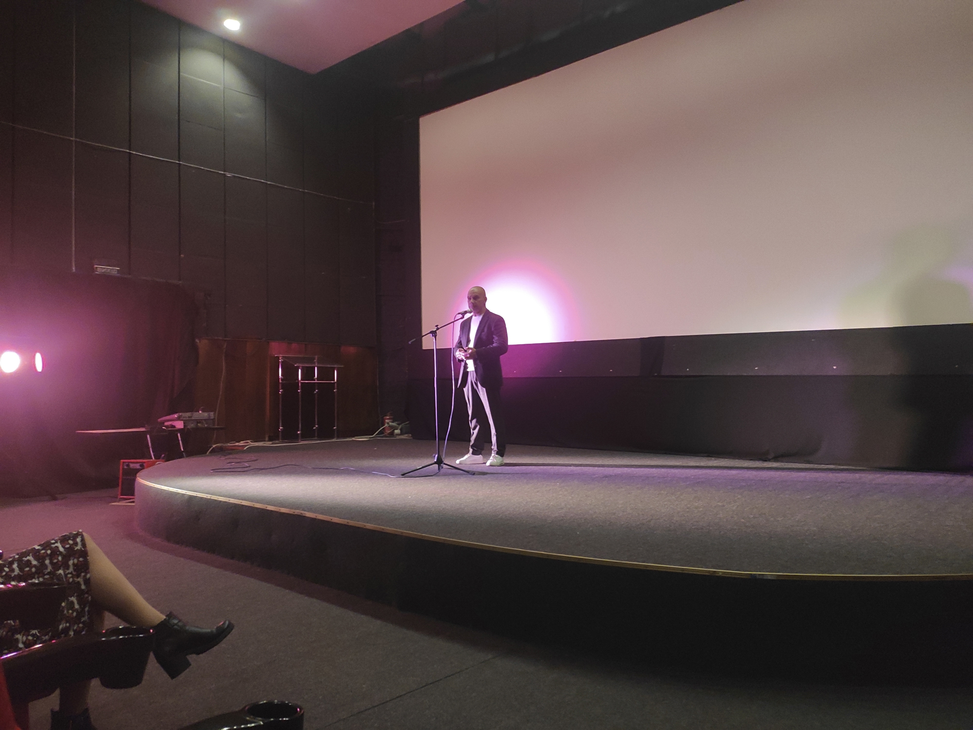 El cine, un refugio y un espacio para procesar la experiencia de la guerra