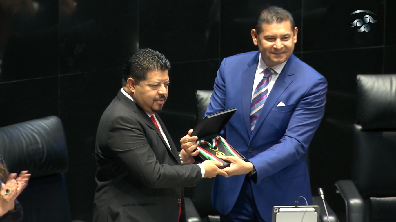 Senado entrega Medalla Belisario Domínguez 2020 al Sector Salud por lucha contra COVID-19